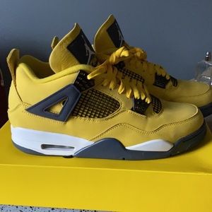 Jordan Retro 4 Lightning (2021)